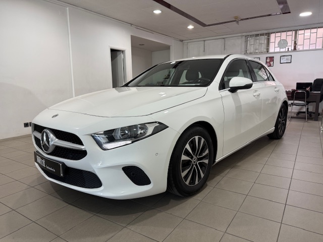 Mercedes-Benz A180d Style Plus 2.0 Auto